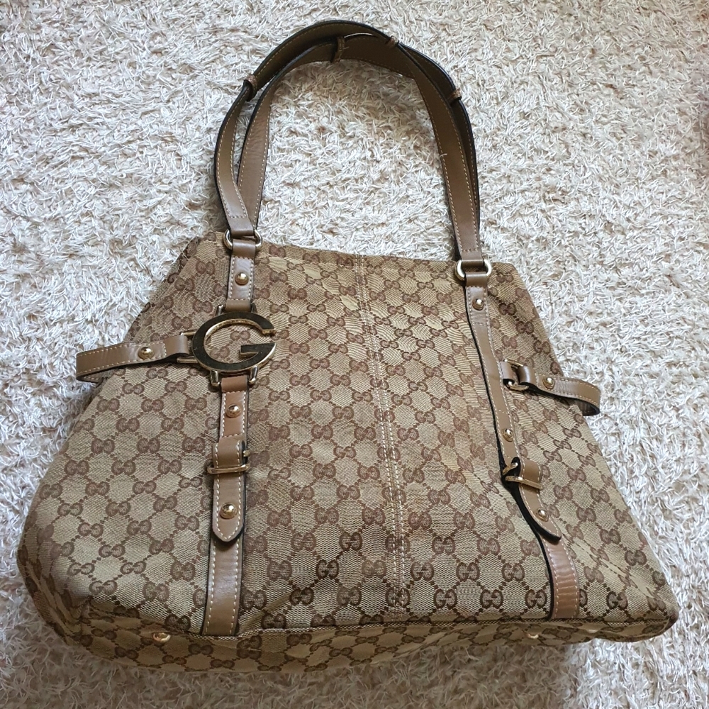 Gucci canvas
